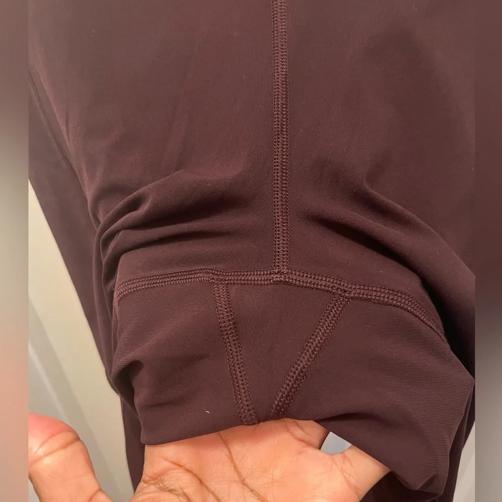 🍋 LIKE NEW Lululemon Time To Sweat 7/8 Tight 25" in Plum Shadow - Sz 8 - Picture 7 of 16